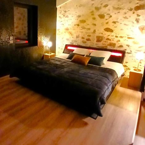 Loveroom La Passionnante Gîte avec Spa privatif en Vendée avec terrasse