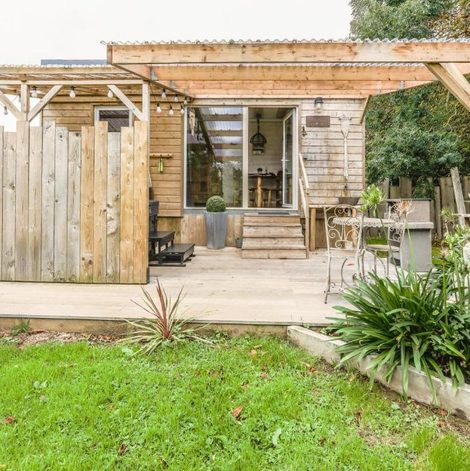 Gîte insolite La Roulotte de la Trigalle dans la Manche avec terrasse