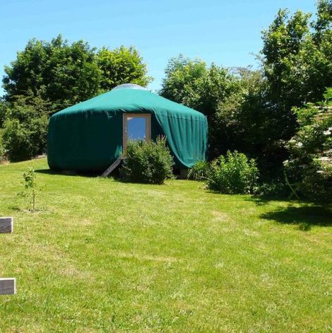 Yourte La Yourte dans le Cantal avec spa privatif