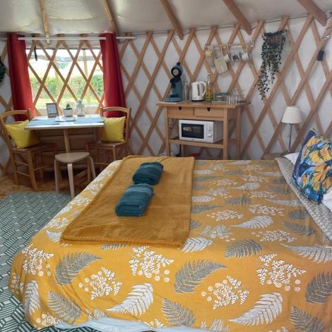 Yourte Le Cocon de Tranquillité au Cœur de la dans l’Indre avec terrasse