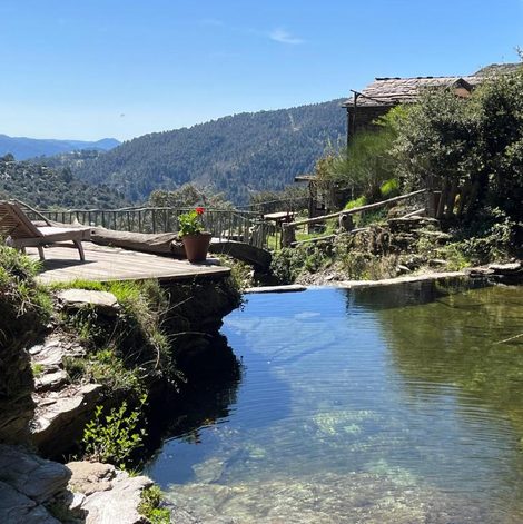 Gîte insolite le gite de la magnanerie en Lozère avec terrasse