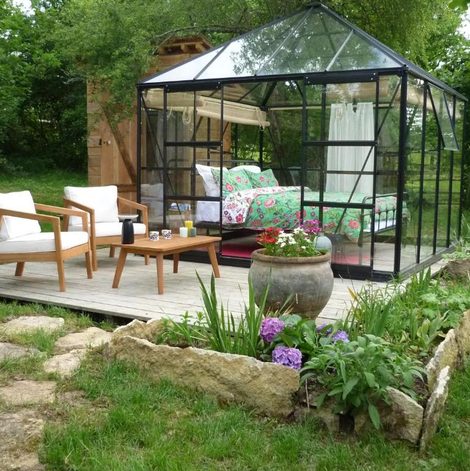 Gîte insolite Le jardin secret en Côte-d’Or avec spa privatif