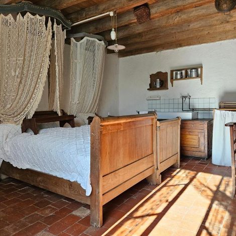 Gîte insolite Le Porteau Enchanteur dans l’Indre avec terrasse