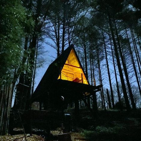 Cabane dans les arbres Les cabanes de roquehort dans les Pyrénées-Atlantiques avec terrasse