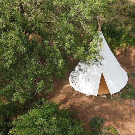 Tipi Les Cabânes-Tipi Paco en pleine nature dans l’Hérault avec terrasse