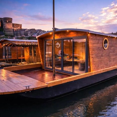 Bateau Les Toues Angevines en Maine-et-Loire avec vue dégagée