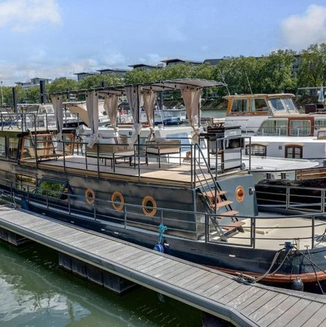 Bateau Love Room sur l'eau & Rooftop dans les Hauts-de-Seine avec terrasse