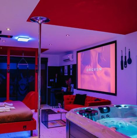 Loveroom Very Good Trip chambre avec jacuzzi privatif dans le Nord avec terrasse