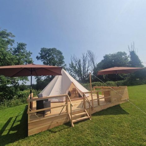 Tente Luxe Tent La Maison Des Trois Grands en Creuse avec terrasse