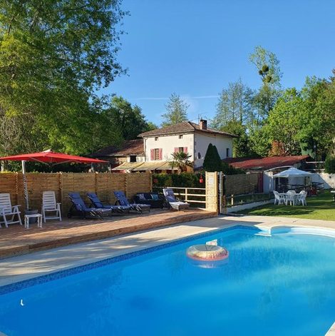 Tente Luxury Safari Tents at Moulin Du Pommier Glamping en Charente avec terrasse