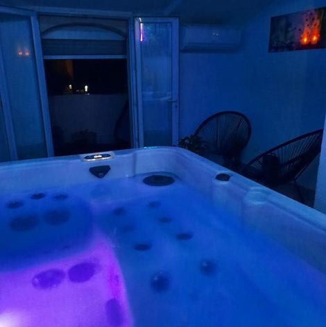 Loveroom Mille et une romance dans les Bouches-du-Rhône avec terrasse