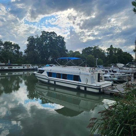 Bateau NAVYLIS Croisière dans l’Hérault avec spa privatif