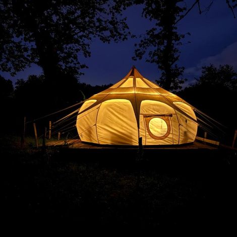Tente Nuit astrale en pleine nature en Haute-Vienne avec piscine