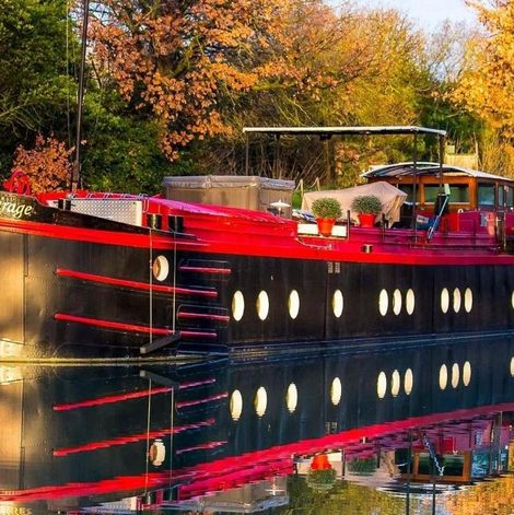 Bateau Péniche Mirage-chambre d'hôtes dans l’Aude avec terrasse