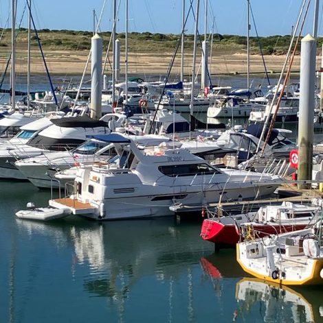 Bateau Prometheus dans la Manche avec terrasse