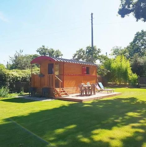 Roulotte rêve de bohème dans les Yvelines avec terrasse
