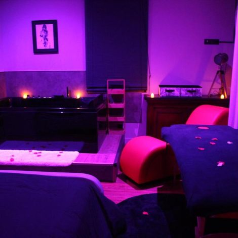 Loveroom Secret Balnéo en Gironde avec spa privatif