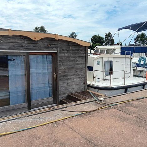 Bateau Séjour atypique sur Jupiter, bateau confort à Digoin en Saône-et-Loire