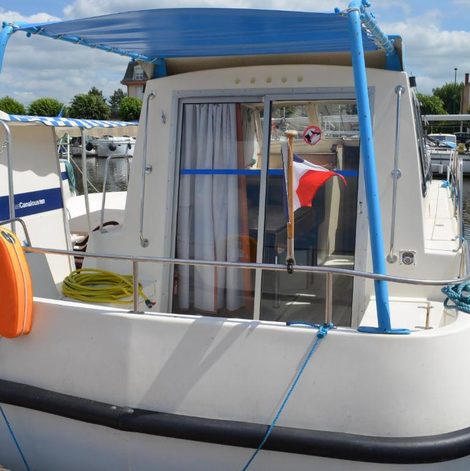 Bateau Séjour insolite sur bateau confortable à Pontailler-sur-Saône, idéal en Côte-d’Or avec spa privatif