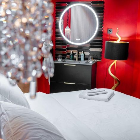 Loveroom Suite Jacuzzi & Sauna privatifs à Paris