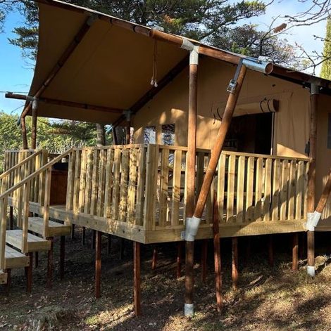 Tente Lodge au Domaine de l'Aven dans l’Aude avec piscine