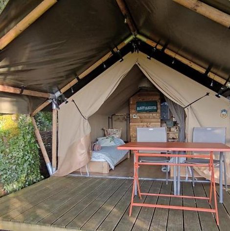 Tente lodge la Flavignienne en Côte-d’Or avec spa privatif
