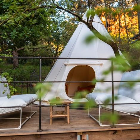Tipi à Roussillon dans le Vaucluse avec terrasse