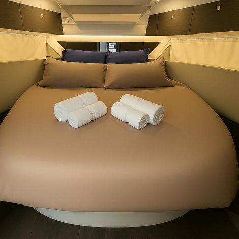 Bateau Vedette MYLA Merry Fisher 10,95 Fly en Vendée avec terrasse