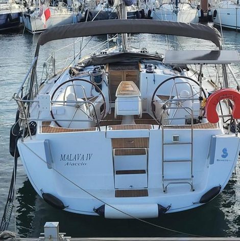 Bateau Voilier à quai Location insolite dans le Var avec terrasse