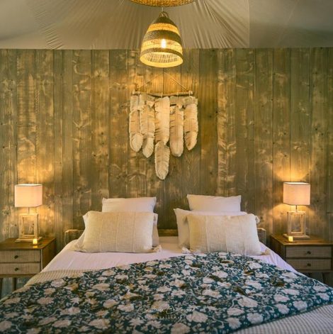Tente You and Me Glamping dans la Vienne avec terrasse