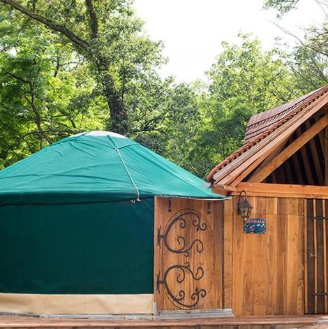 Yourte La Désirade en Côte-d’Or avec terrasse