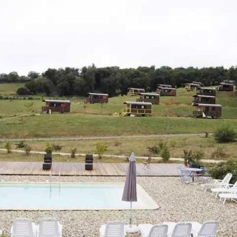 Roulotte ZEcamping 4 étoiles familial animaux acceptés bien-être piscine dans le Gers
